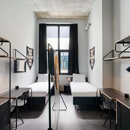 The Social Hub 4*