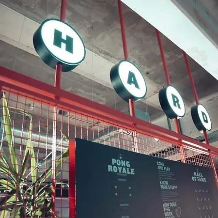 The Social Hub 4*
